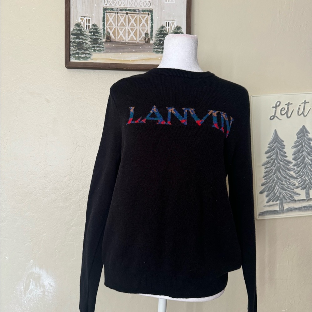 Lavine logo sweater in good conditions